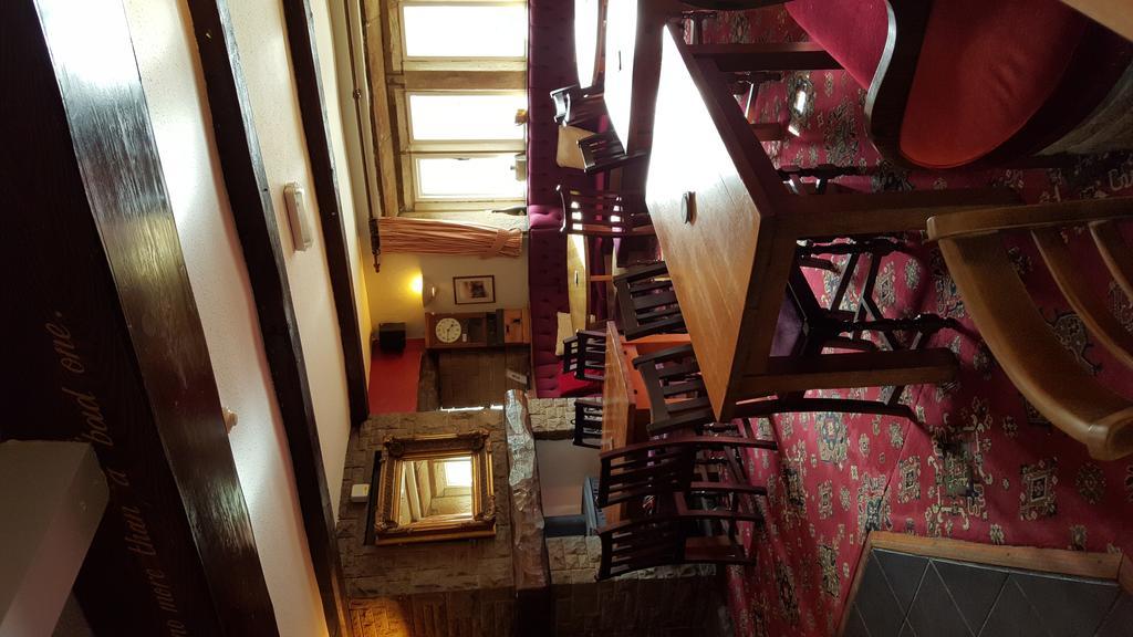 Hotel The Rose And Crown Huddersfield Exterior foto